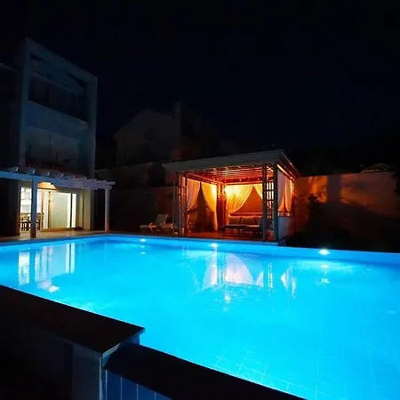 Villa Premium J